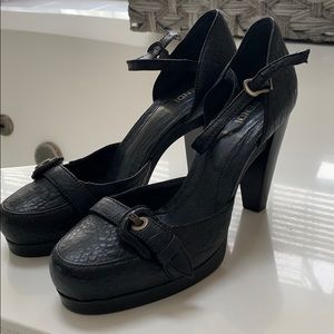 FENDI HEELS SIZE 39